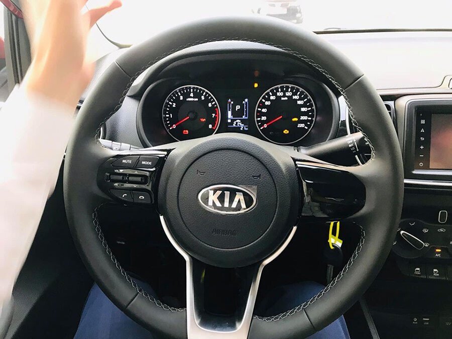 KIA Soluto AT Deluxe