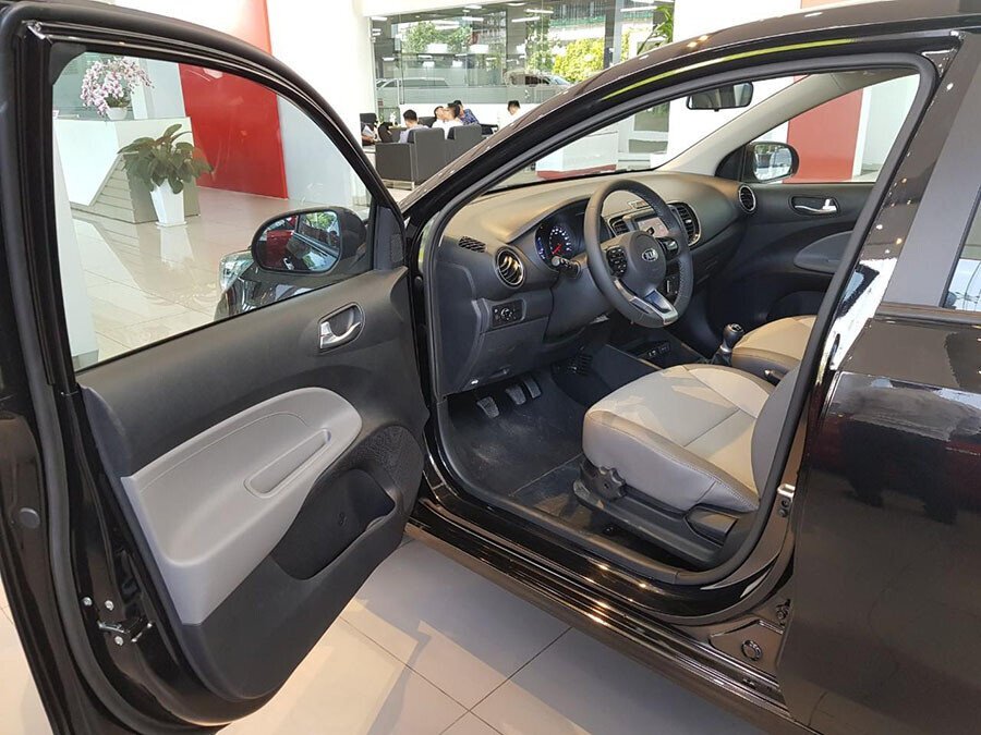 KIA Soluto AT Deluxe