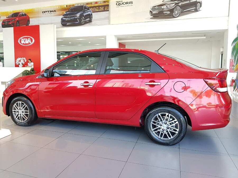 KIA Soluto MT