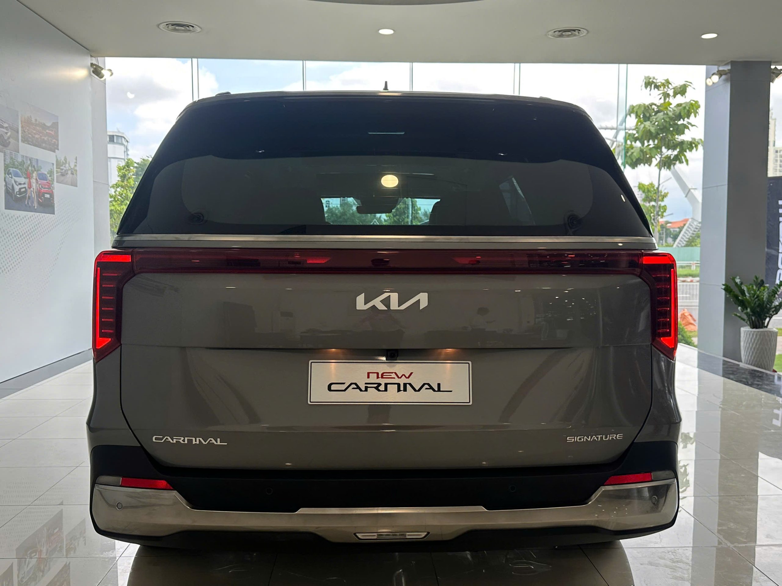 New KIA Carnival 2.2D Premium 7S