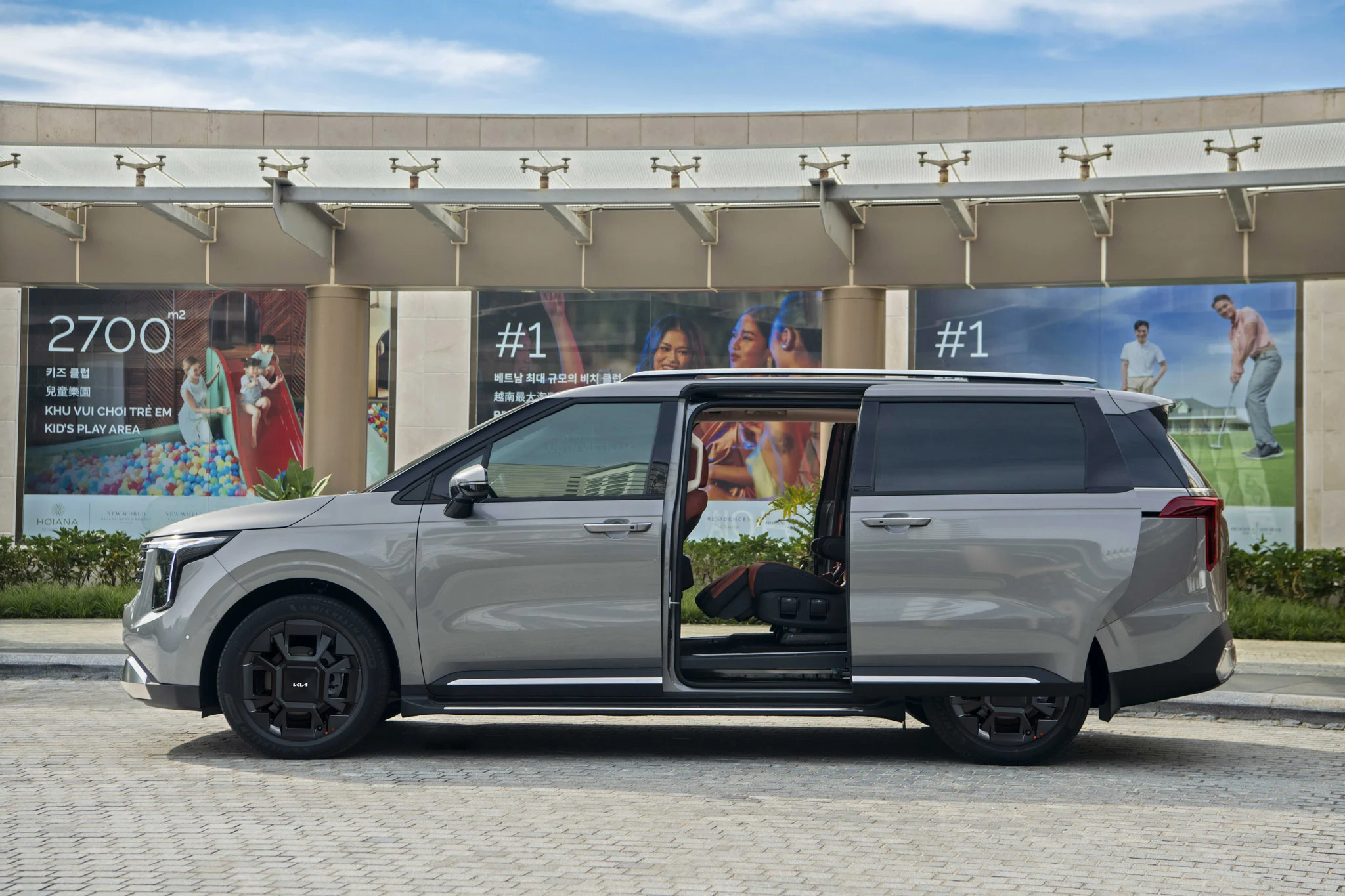 New KIA Carnival 2.2D Premium 7S