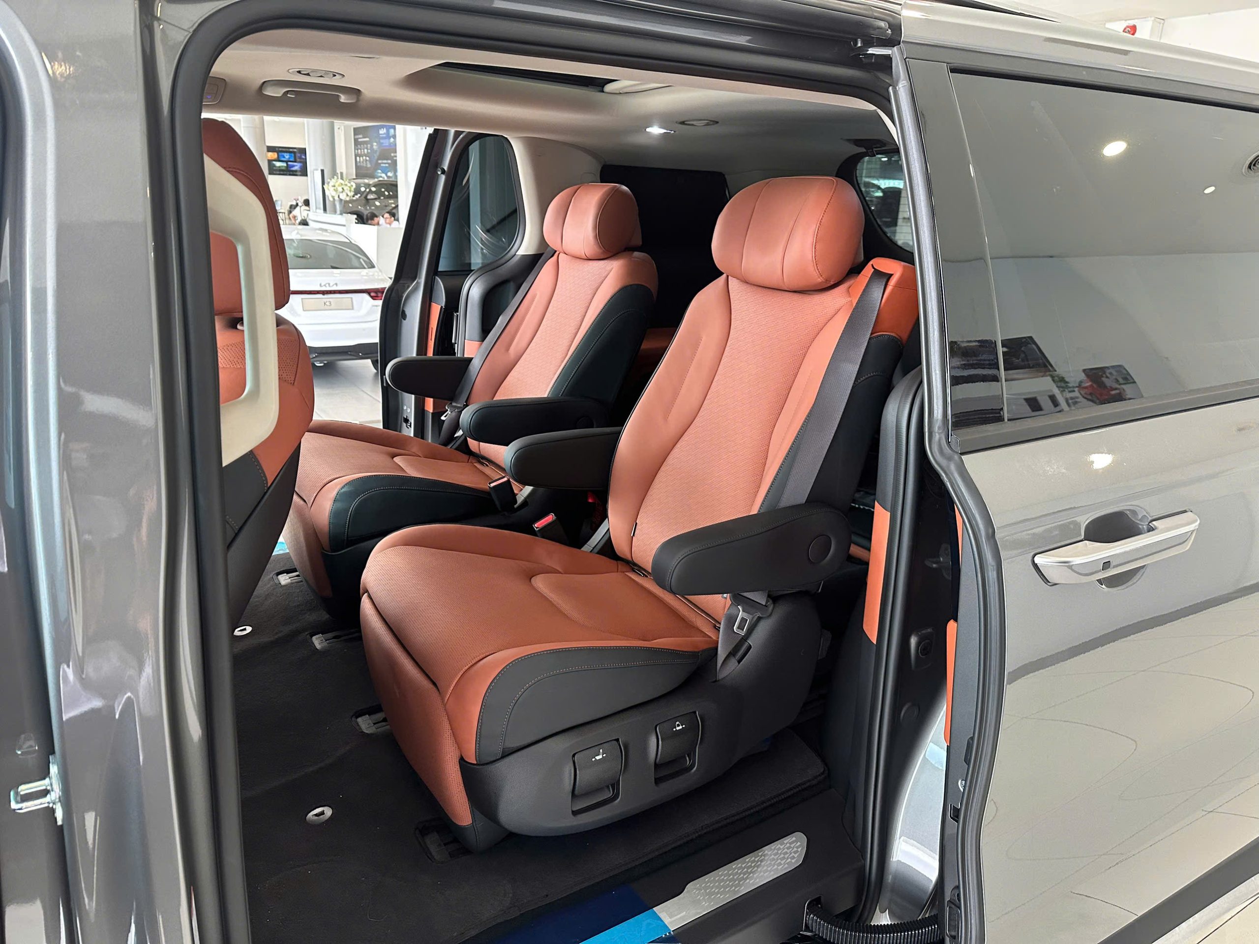New KIA Carnival 2.2D Premium 7S