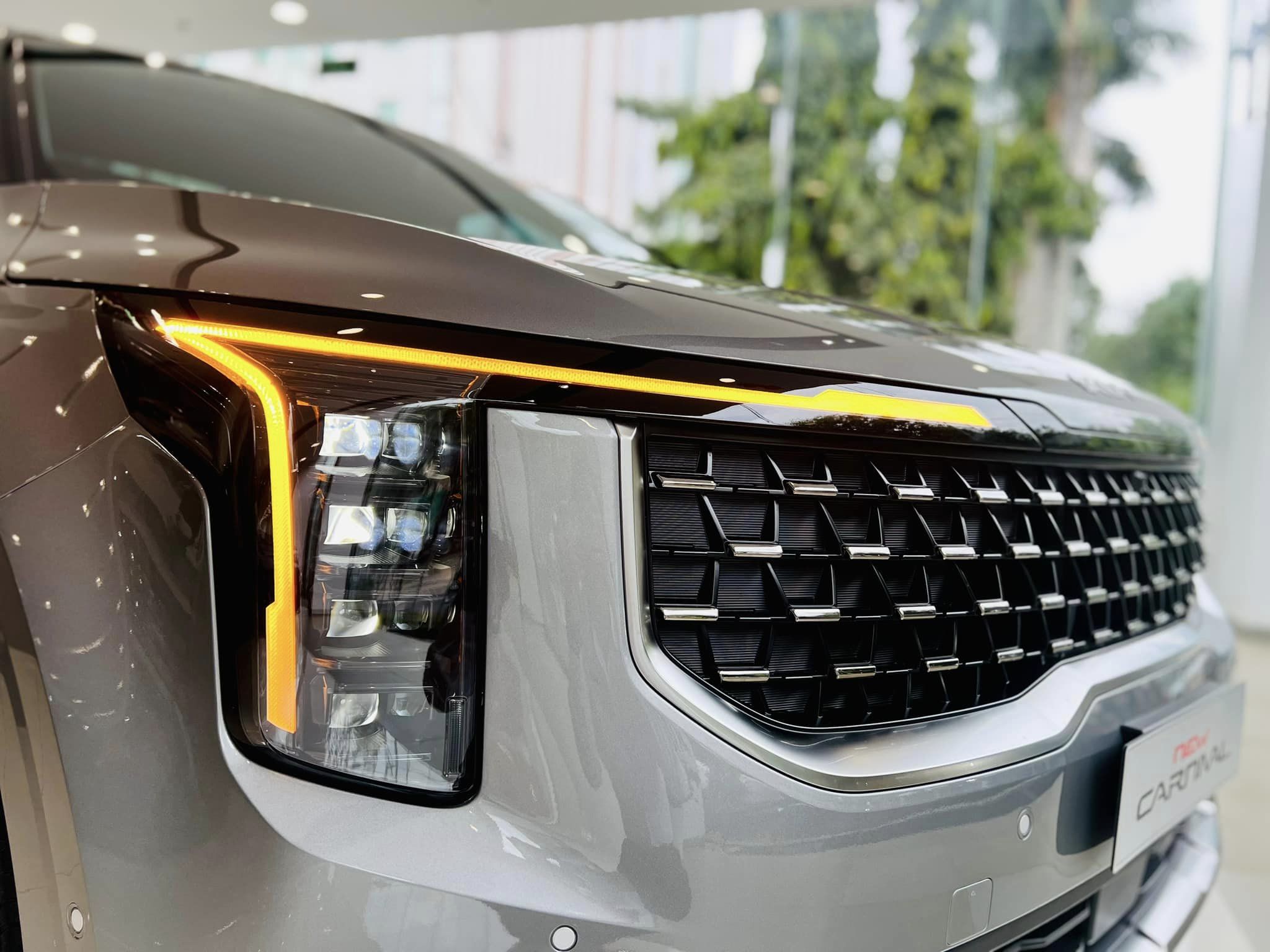 New KIA Carnival 2.2D Premium 7S
